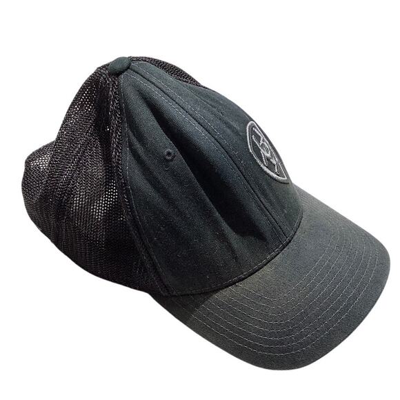 Ariat FlexFit 110 Black Mesh Trucker Hat — Western, Casual, Adjustable - Picture 2 of 6